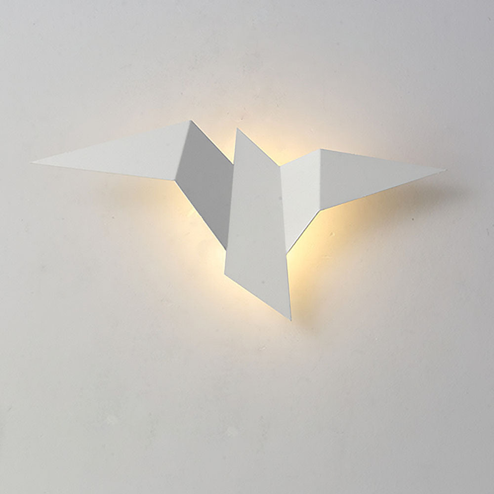 Artistic Bird-Inspired Steel Wall Lamp – Modern Decorative Sconce in Black, White, or Gold