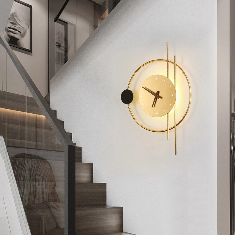 Elegant Artistic Wall Clock in Gold and Black – Modern Decorative Timepiece