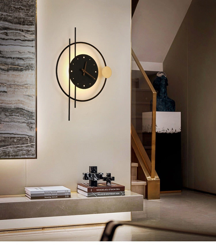 Elegant Artistic Wall Clock in Gold and Black – Modern Decorative Timepiece