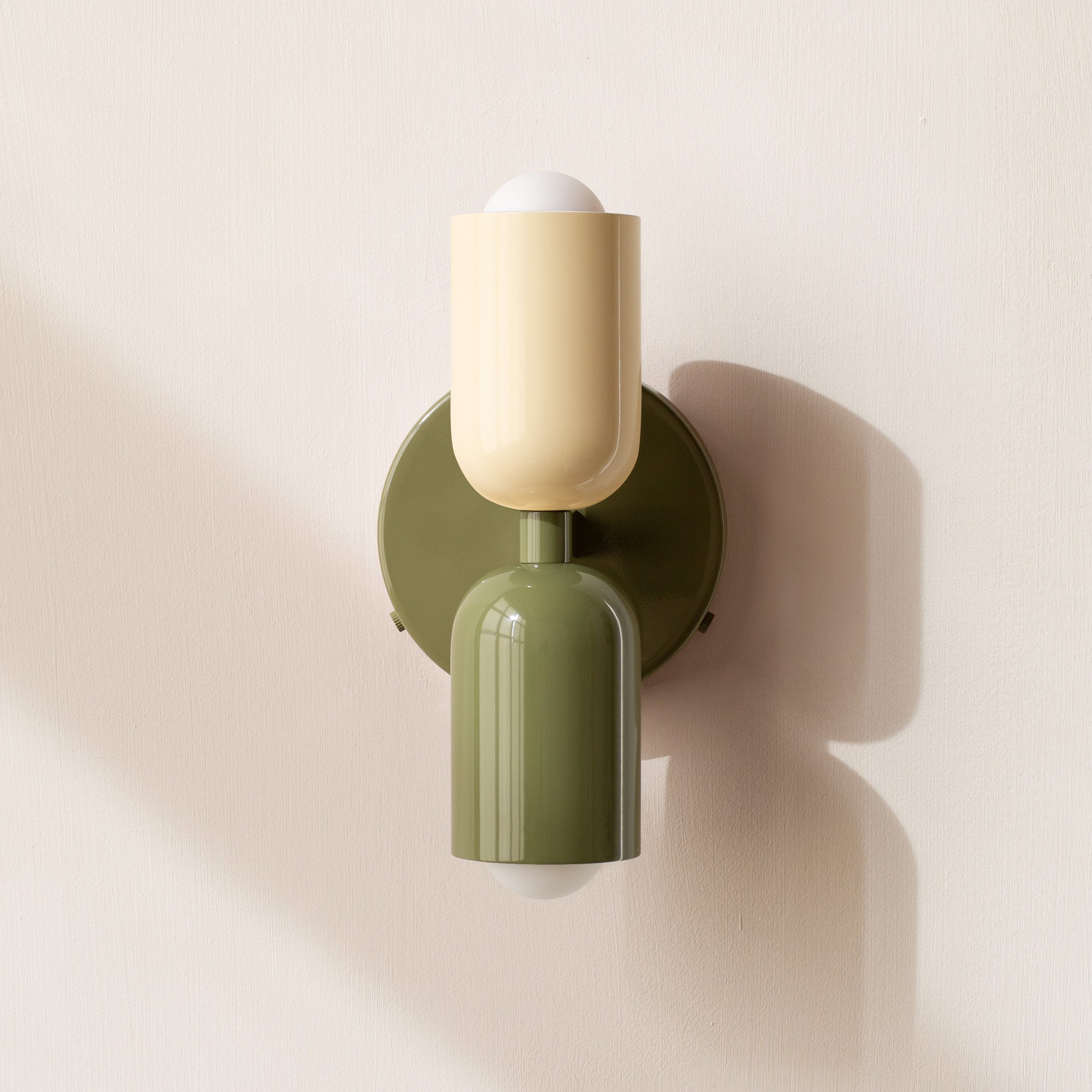 Modern Adjustable LED Wall Lamp with Dual Heads for Customizable Illumination