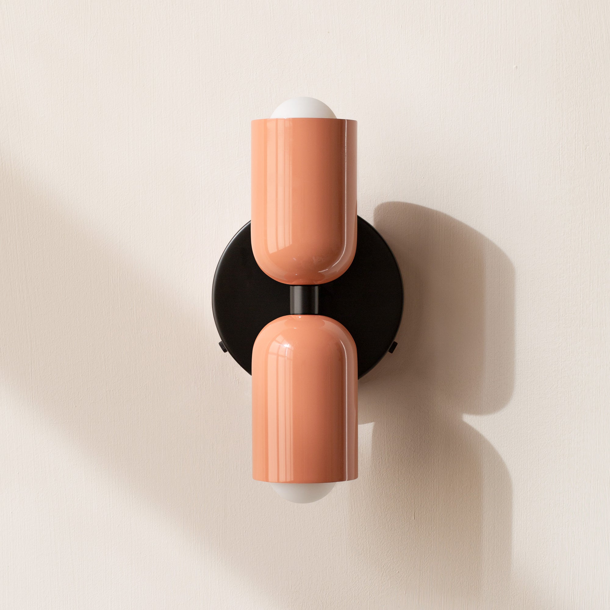 Modern Adjustable LED Wall Lamp with Dual Heads for Customizable Illumination