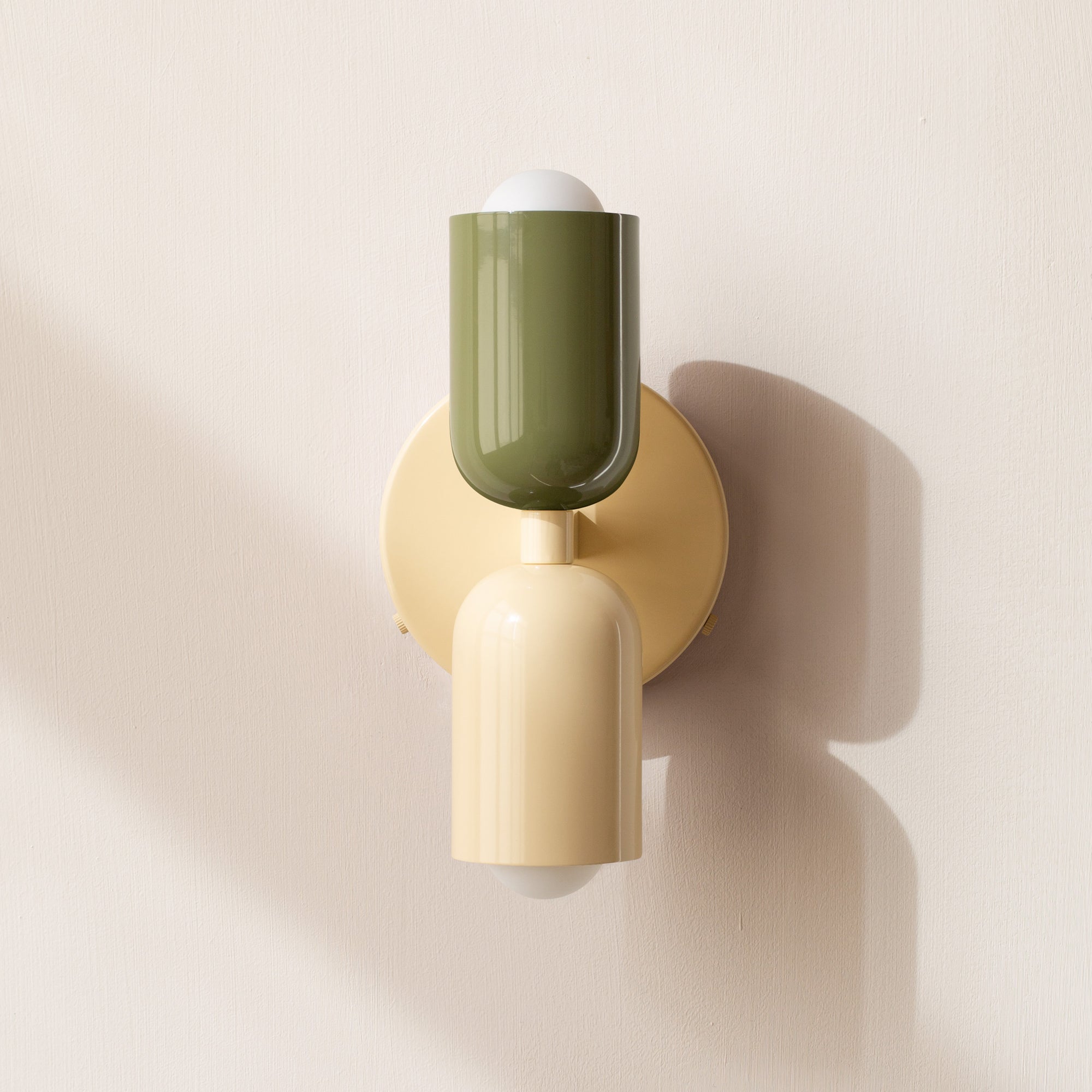 Modern Adjustable LED Wall Lamp with Dual Heads for Customizable Illumination