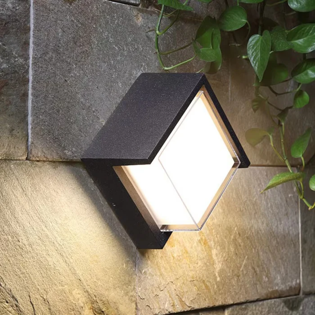 Modern Black Outdoor Wall Light with Motion Sensor – IP65 Waterproof Exterior Garden Lighting