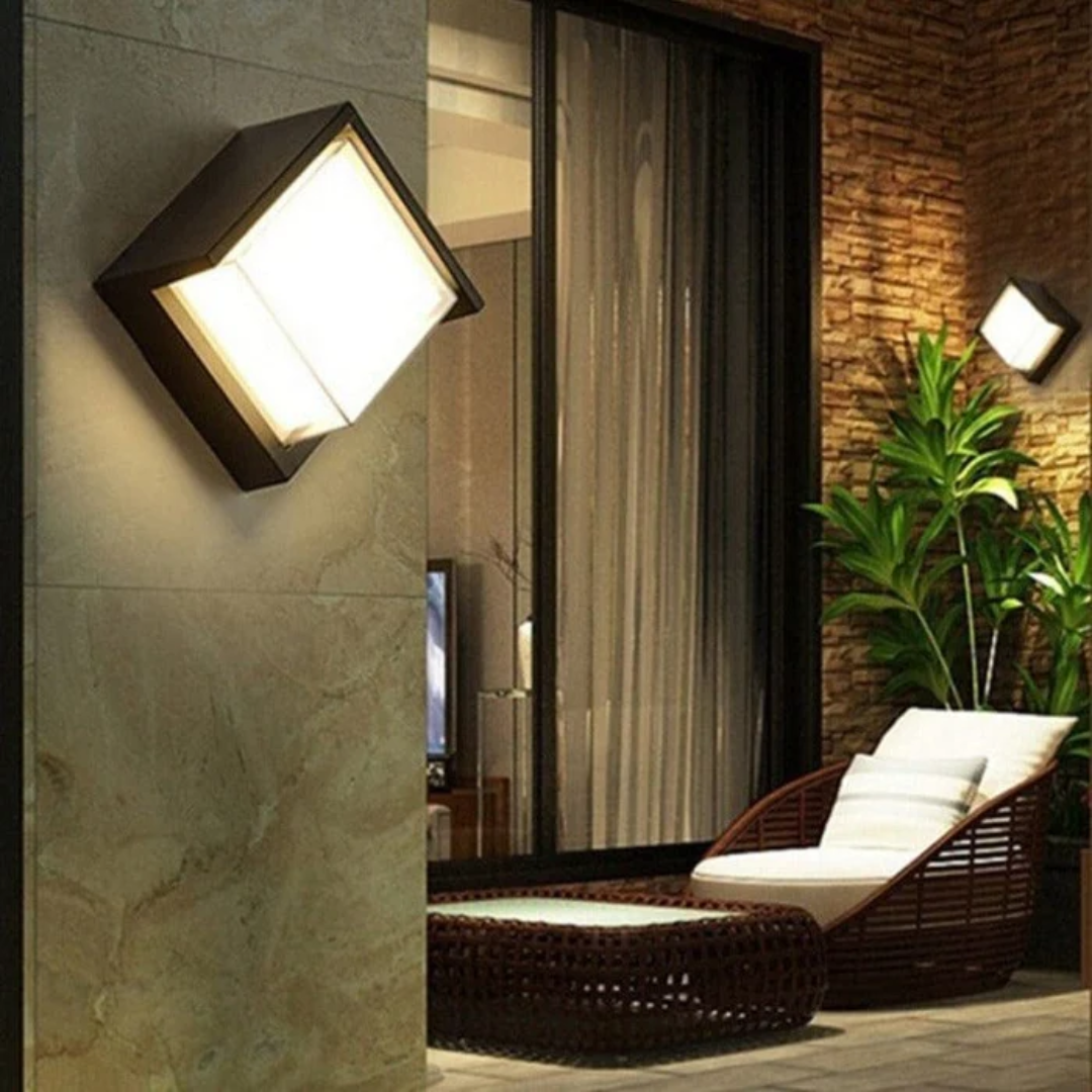 Modern Black Outdoor Wall Light with Motion Sensor – IP65 Waterproof Exterior Garden Lighting