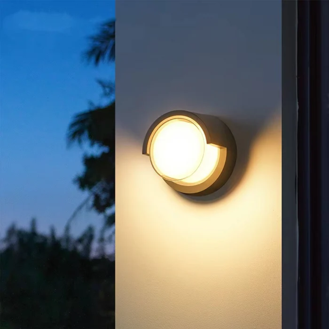 Modern Black Outdoor Wall Light with Motion Sensor – IP65 Waterproof Exterior Garden Lighting