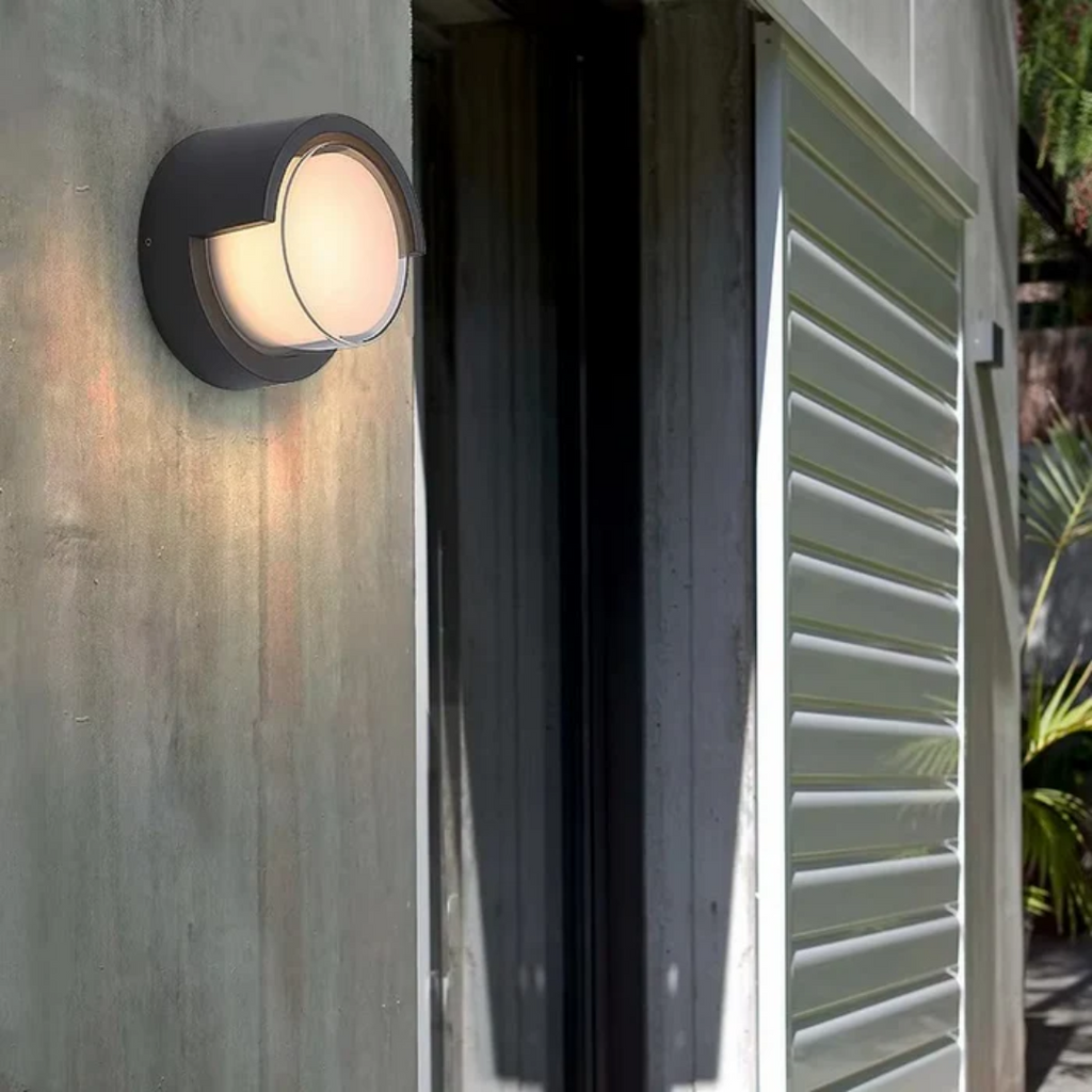 Modern Black Outdoor Wall Light with Motion Sensor – IP65 Waterproof Exterior Garden Lighting