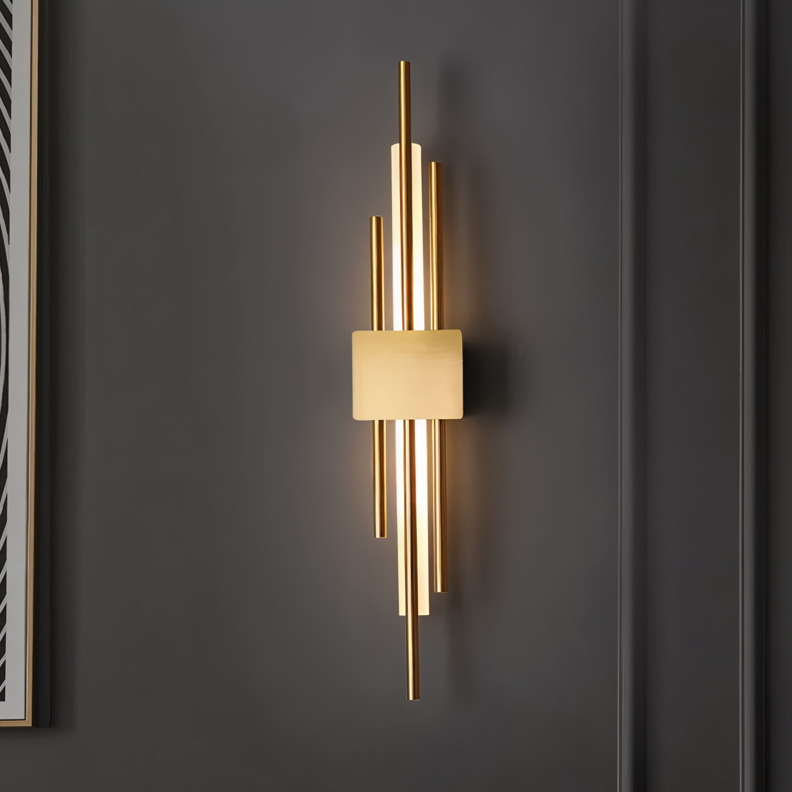Modern Linear Wall Light in Gold and Black Finish – Sleek Minimalist Design for Elegant Interiors