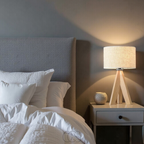 Opertsa - Lámpara de Mesa - Madera Natural y Pantalla de Tela