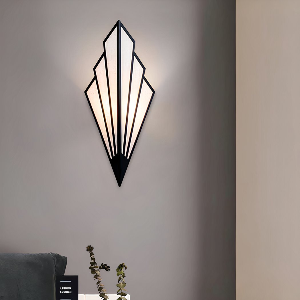 Opertsa - Wall lamp with geometric diamond design