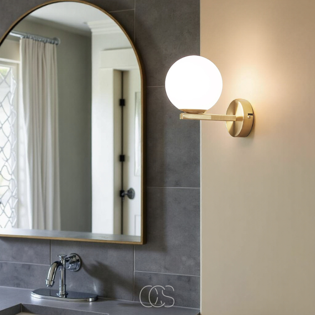 Opertsa - wall lamp with white globe