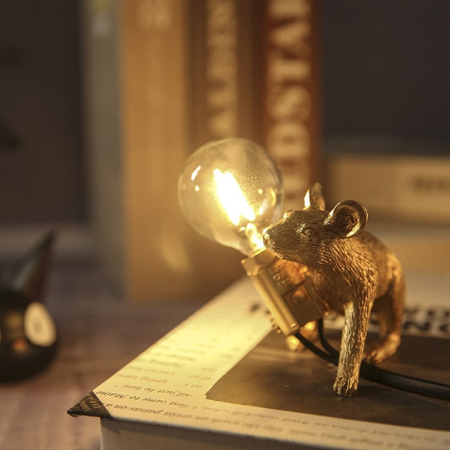 Playful Mouse-Shaped Metal Table Lamp – Unique Design for Modern Interiors