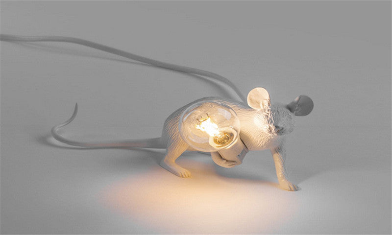 Playful Mouse-Shaped Metal Table Lamp – Unique Design for Modern Interiors