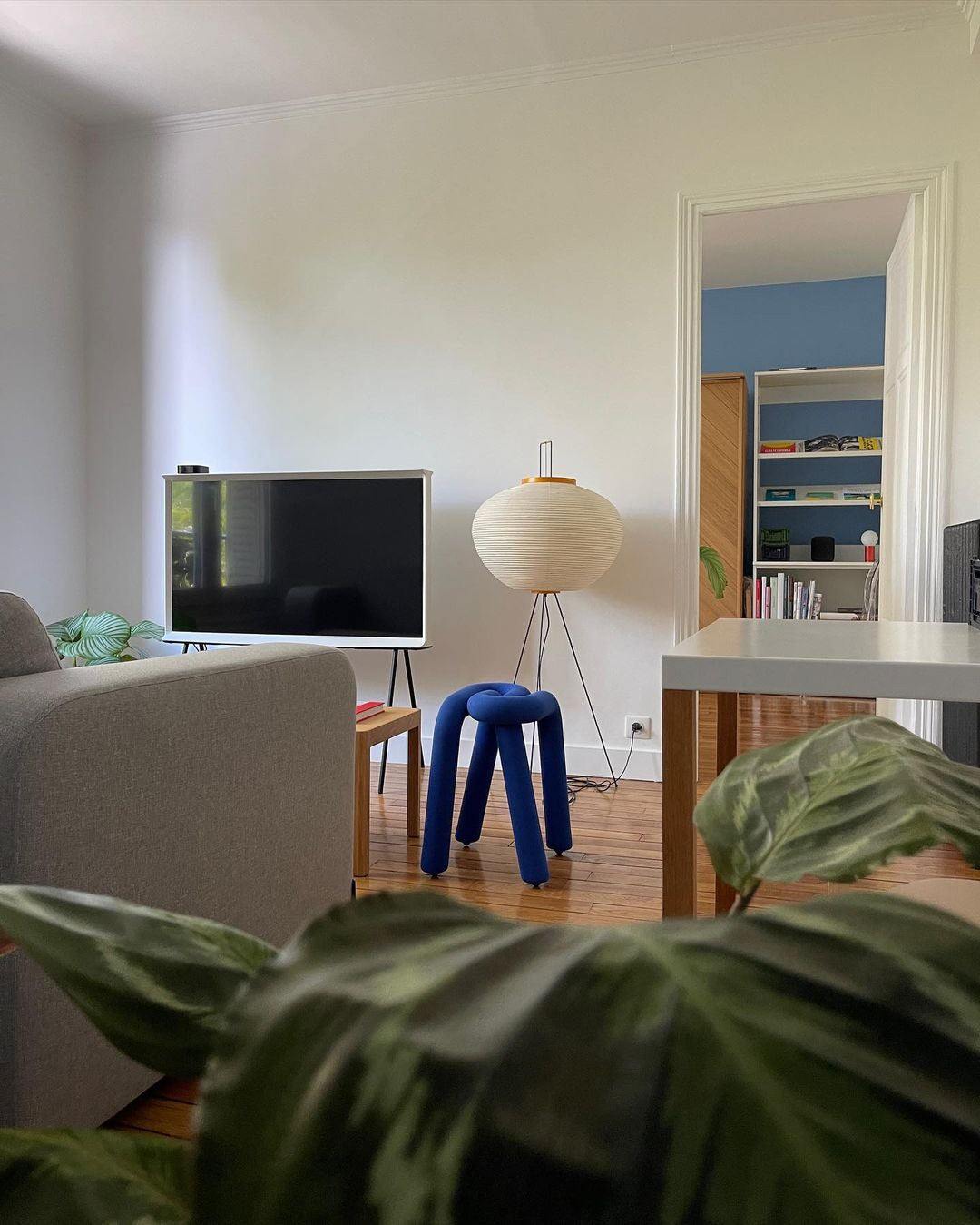 Hikaru – Lámpara de pie de papel de arroz