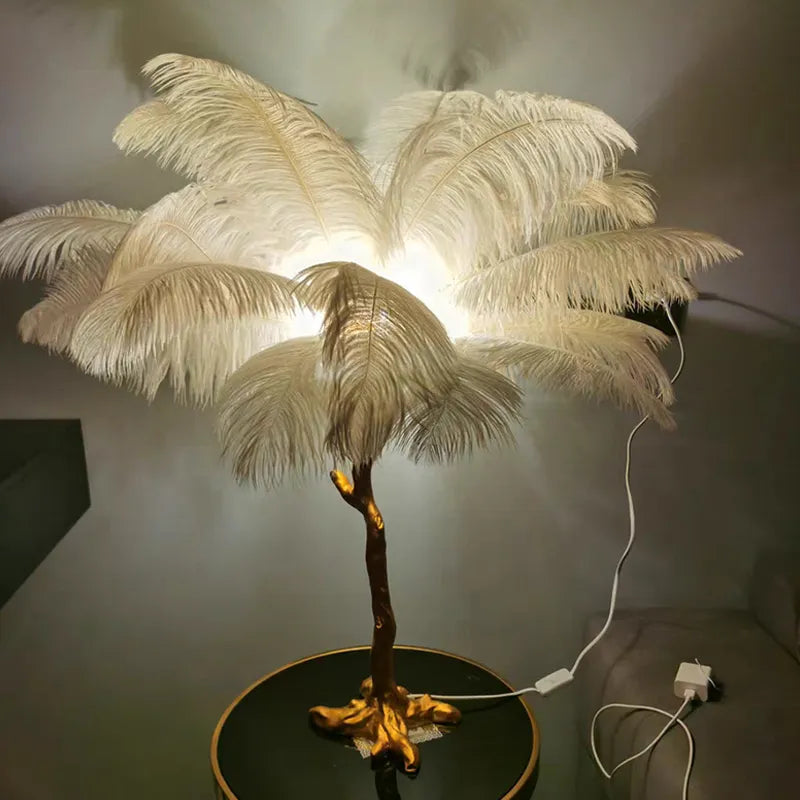 Lampe sur pied en plumes d'autruche