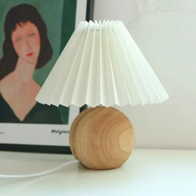 Vintage Pleated Table Lamp with Elegant Base – Soft Warm Lighting for Home Decor